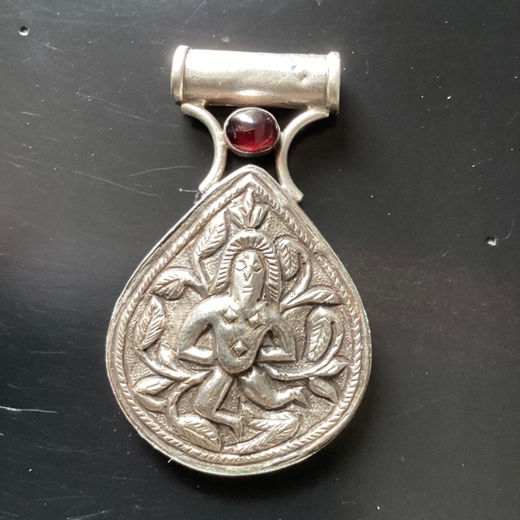 VINTAGE HANDMADE UNIQUE AMULET 3.5 IN PENDANT WITH  8 LARGE RED STONES - GARNET? - Picture 1 of 9
